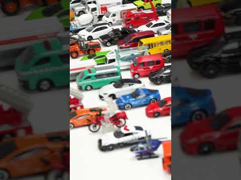 じゃーん！トミカが120台大集合！！百福トミカも発売中♪【タカラトミー公式】tomica｜おもニュー！