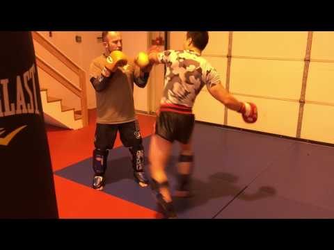 Chaowaroj Sor Ploenchit - Combo 2 Inside Leg Kick Distraction, Close Your Range