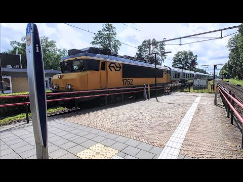 IC Berlin blasting through Borne at full linespeed on it's way to Amsterdam - Fly-by -