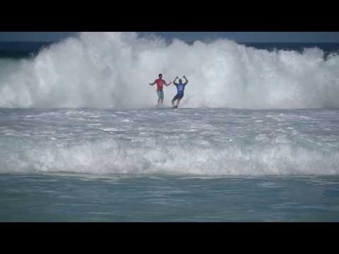 Medina Blocks Slater At Pipe Masters Illegal?