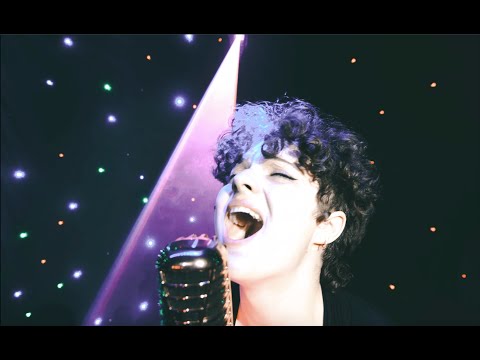 Anne Lukin - V (Videoclip Oficial)