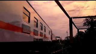 Hunting KA mutiara timur di senja hari