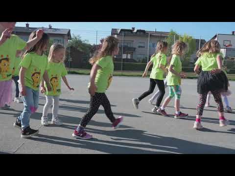 Žirafina in Narobe dan - Igra