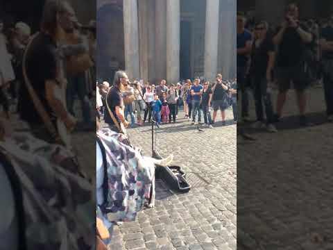Pink Floyd -Another Brick In The Wall-Rome, Pantheon #Serin guitar close up street