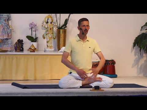 Yoga Mittelstufe - Kraft und Gleichgewicht mit Brahmaswarup - Live Yogastunde 16:15 Uhr 25.05.2020