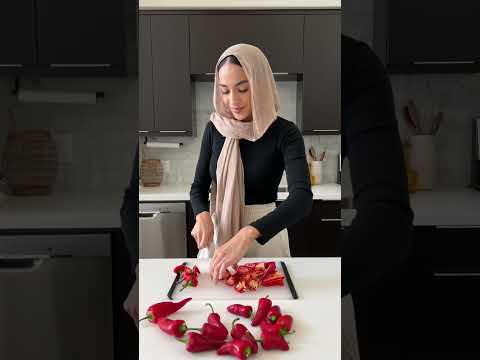 It’s SO EASY to make harissa from scratch! #shorts