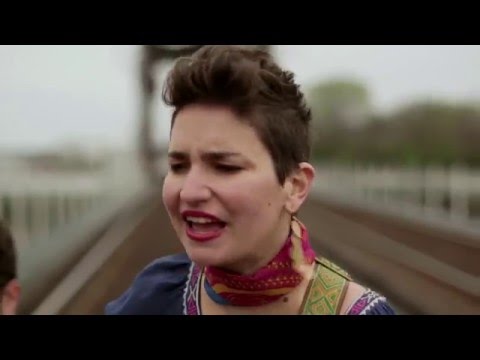 AMOR MIGRANTE (Official Video) - Elena & Los Fulanos