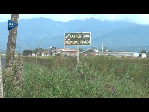 They analyze the complicity of "La Fronterita" during the dictatorship