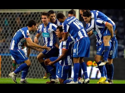 Ooh kill em- Soccer Vine! 'Fredy Guarín amazing long shot'