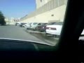 فيديو: طلاب يهشمون سيارة وكيل