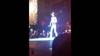 Jason Aldean * Tonight looks good on you 5-29-16