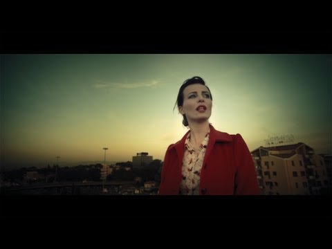 Viola - Precipitazioni (Official Video)