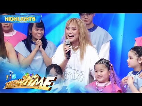 Teacher Georcelle together with her children joins the stage on It's Showtime