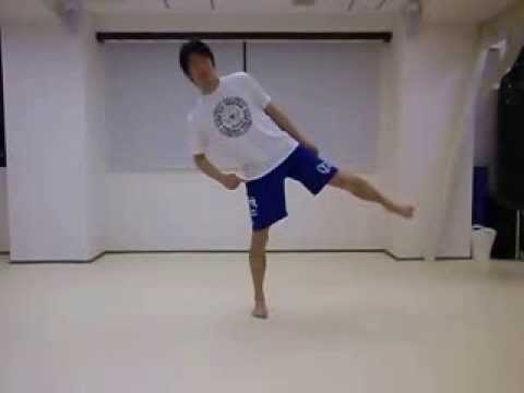 【キックボクシング運動学】軸足を安定させてバランス良く蹴る！[Kickboxing kinematics]