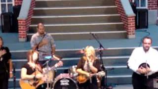 The Isaacs - "The Star Spangled Banner"