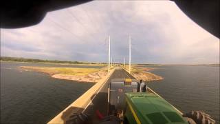 preview picture of video 'Mobridge, SD bridge crossing Harvest 2014'