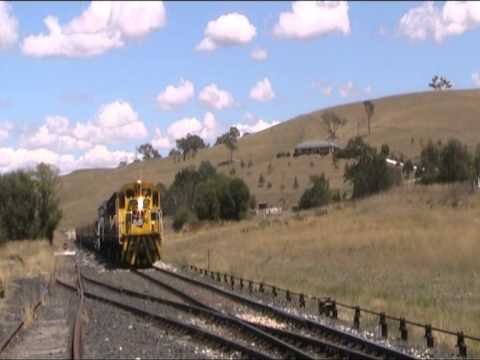 SSR 4701,4716,4702  working 8M25 through Georges Plains