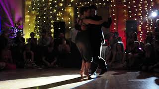 Carlitos Espinoza & Agustina Piaggio 3/5