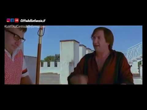 Qualunquemente (2011) - Se paghi una volta le tasse, diventa una droga