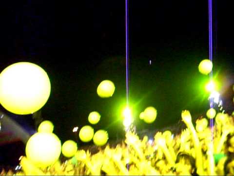 Coldplay - Yellow (Live Udine 2009)