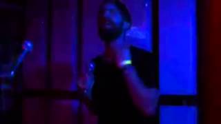 Daniel Platzman sings karaoke