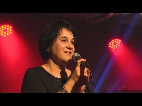 Pod Strzechą - koncert -  Kawiarnia Artystyczna Amfiteatr -  Radom 15.10.2021 r. (official video)