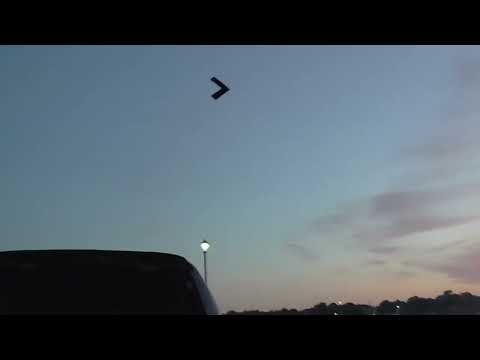 CLOSE AND CLEAR UFO FOOTAGE, SIGHTING IN LONDON TODAY 2026