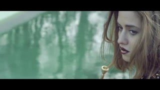 Videoklip: Emma Smetana - Waiting s textom piesne Videoklip Emma Smetana - Waiting s textom piesne