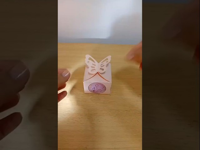 Vídeo relacionado con cotigo- Collar de virgen acero inoxidable, santos de España, catolico, religion, Patrona España, Patron España, regalo mujer, hombre, regalo para abuela. (VIRGEN DEL CARMEN MODELO 2)