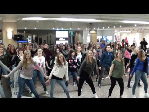 dance it! - Flashmob Heiratsantrag zu "Marry you"