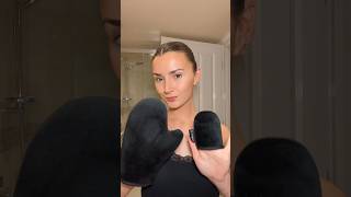 My go to tan routine!!! 🤩 Using St Moriz tanning mousse