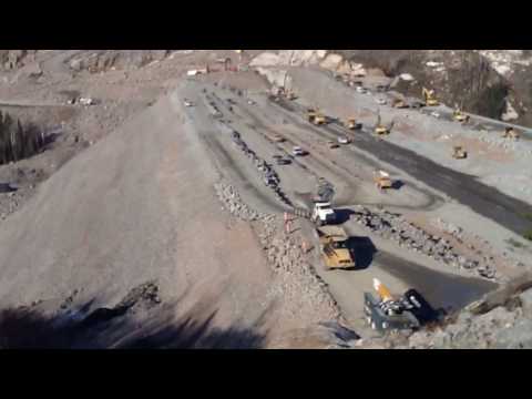 DRAMIS Mack GU813 chassis vs articulated truck - mining truck