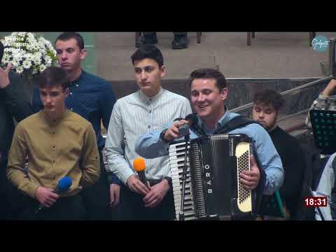 Filip Haprian și un grup de tineri - Dumnezeu s-a aratat lumii