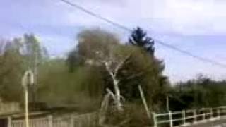 preview picture of video 'persan un arbre tombe sur la ligne haute tension (tel).mp4'