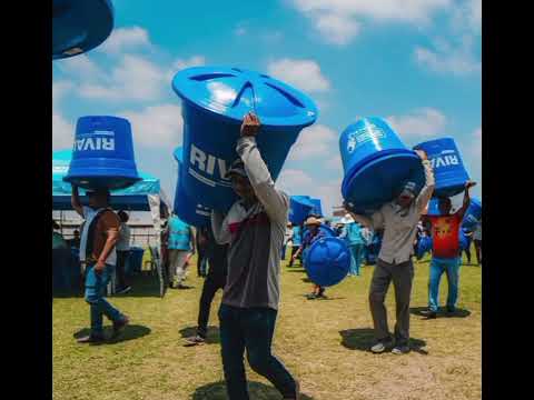 Perfecta del Guayas Marcela Aguiñaga llego a Balzar con el programa de agua segura.