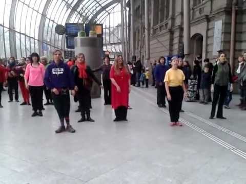 Flash Mob Strasbourg 2013 - Dominique Bagouet