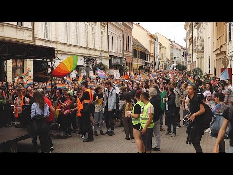 Több mint háromezren voltak a pécsi Pride felvonuláson