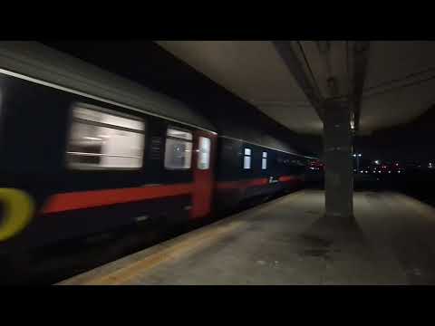 ICN 799 per Salerno, in arrivo alla stazione di Torino Lingotto il 22 dicembre del 2024.