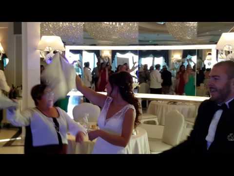 Intrattenimento e Animazione per Matrimoni - Fazzolettata- Plaza Vasto Francesco Barattucci Showman