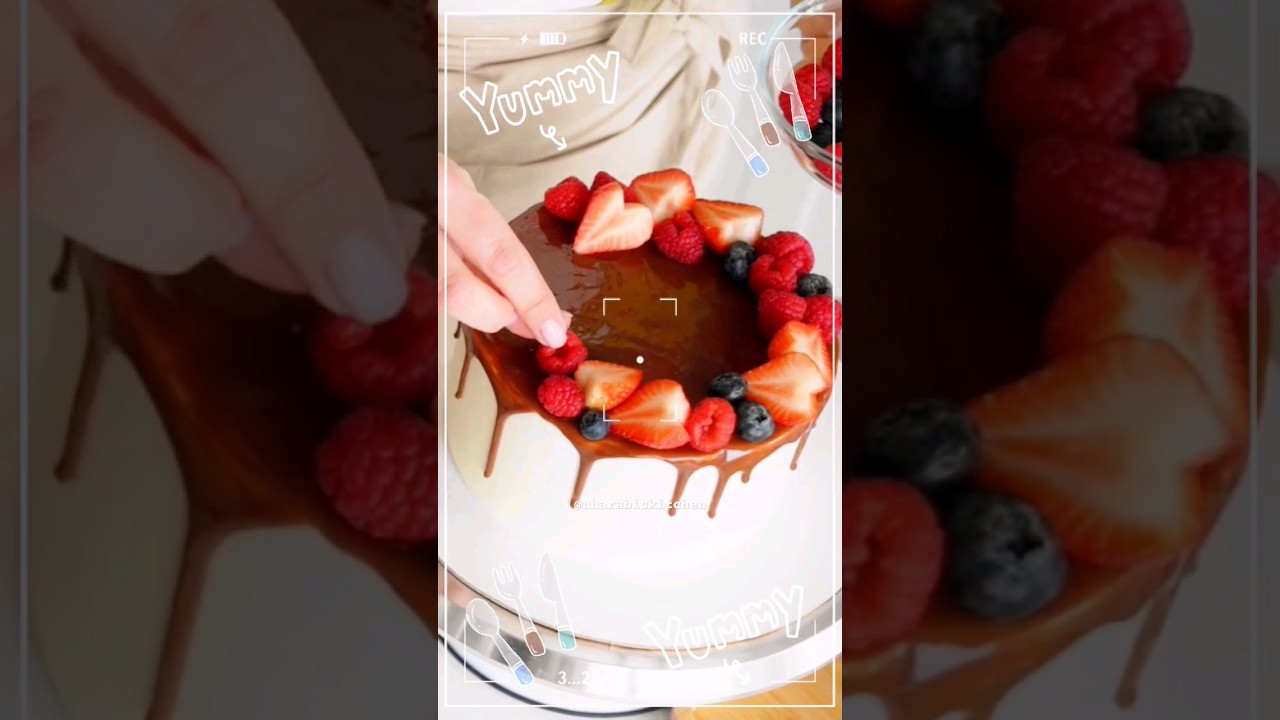 Amazing Christmas Chocolate Cake Decorating Ideas #christmas #chocolate #cake #cakedecorating