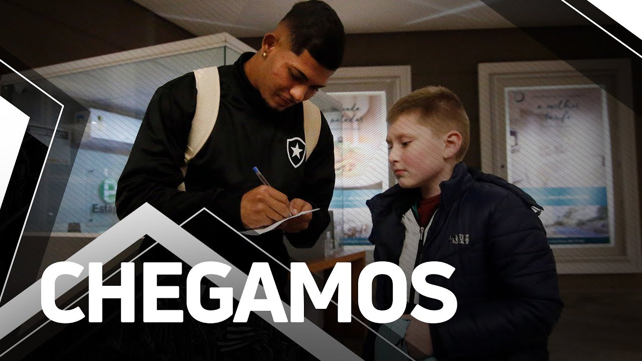 VÍDEO: Botafogo chega a Porto Alegre para enfrentar o Internacional