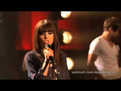 Carly Rae Jepsen - This Kiss (Live)