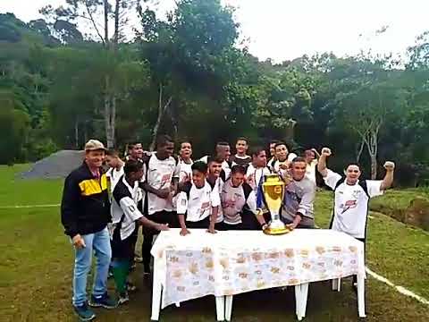 Festival e festa no campo do Lagoa Azul