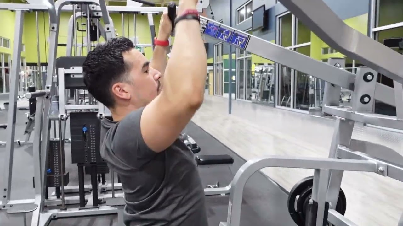 ISO-Lateral Pulldown (Hammer Strength)