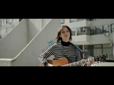 MIA – POMALO SLUCAJNO (OFFICIAL VIDEO)