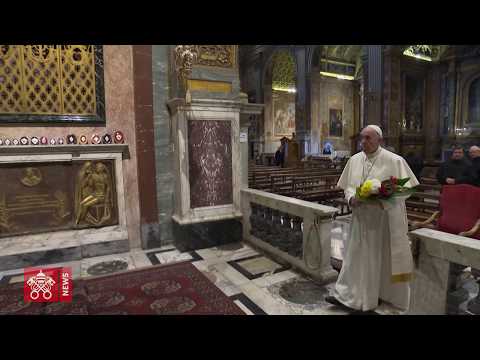 El Papa salió del Vaticano para pedir por el fin de la pandemia