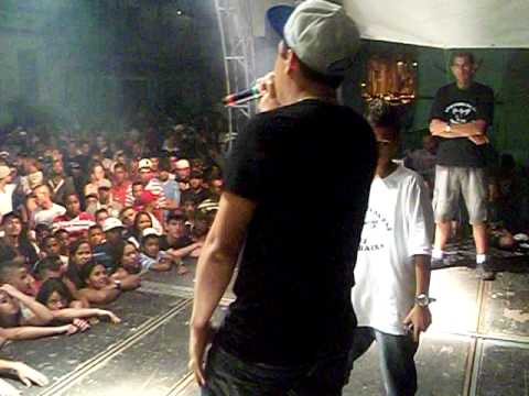 Mc Lello& filipe,no palco da festa da paz.