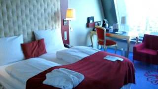 preview picture of video 'Radisson SAS Hotel Frankfurt'