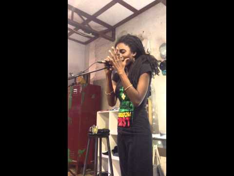 Jah9 feat. ATiiBA - Inner Voice ( Acoustic ) LIVE @GREATLIVE Cologne