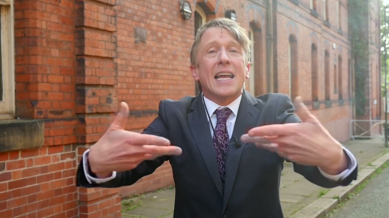Jonathan Pie skewers American moral standards in new satirical segment